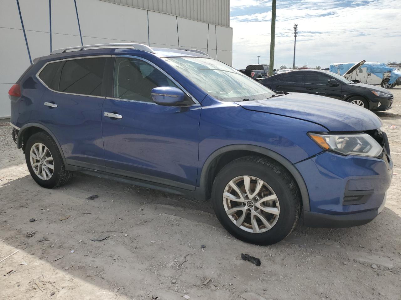 KNMAT2MTXJP526057 NISSAN ROGUE 2018