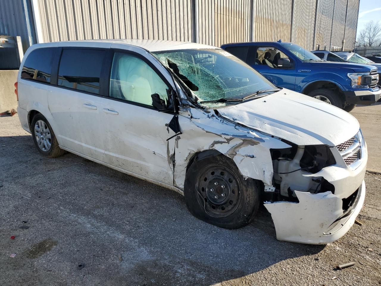 2C4RDGBG7JR225389 2018 Dodge Grand Caravan Se