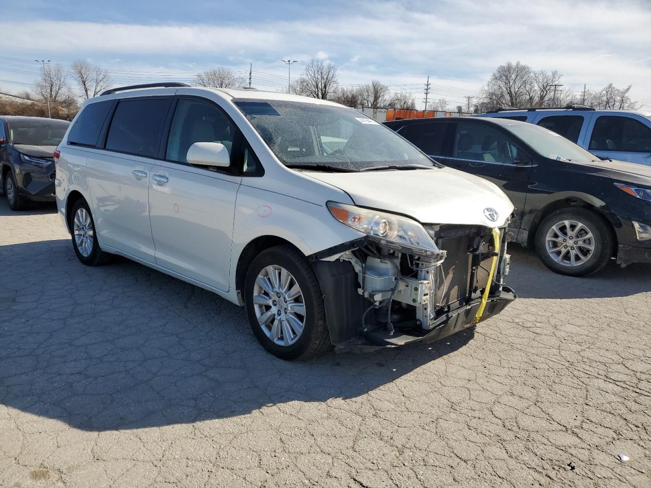 5TDDK3DCXBS024176 2011 Toyota Sienna Xle