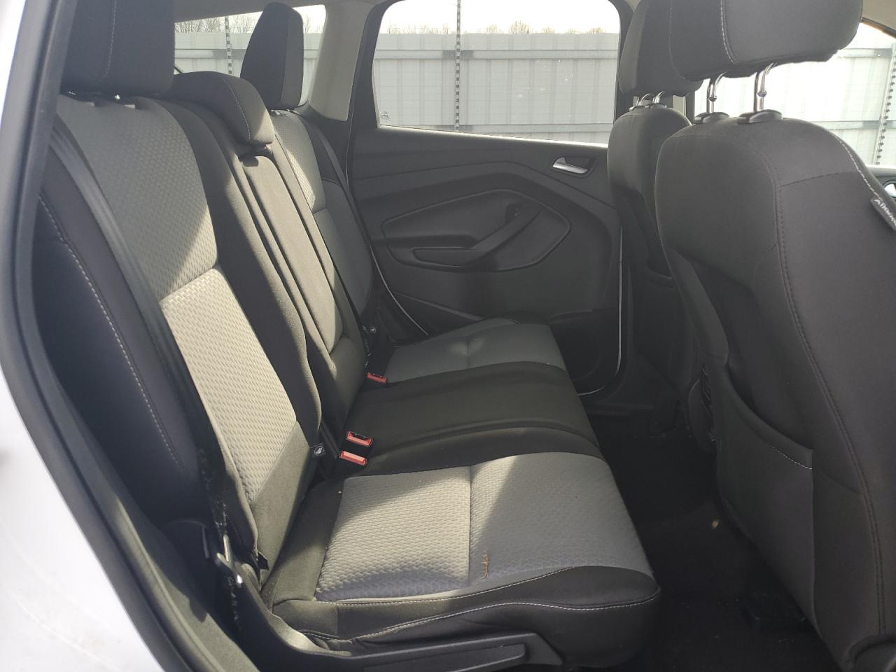 1FMCU9G91HUA51484 FORD ESCAPE 2017