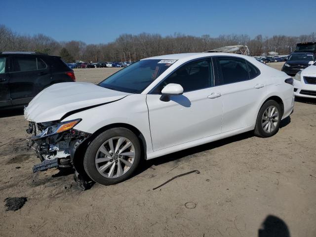 Lot #2492048556 2022 TOYOTA CAMRY LE salvage car