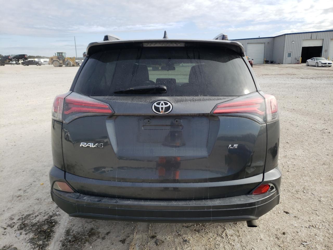 JTMZFREV7HJ704099 TOYOTA RAV4 2017