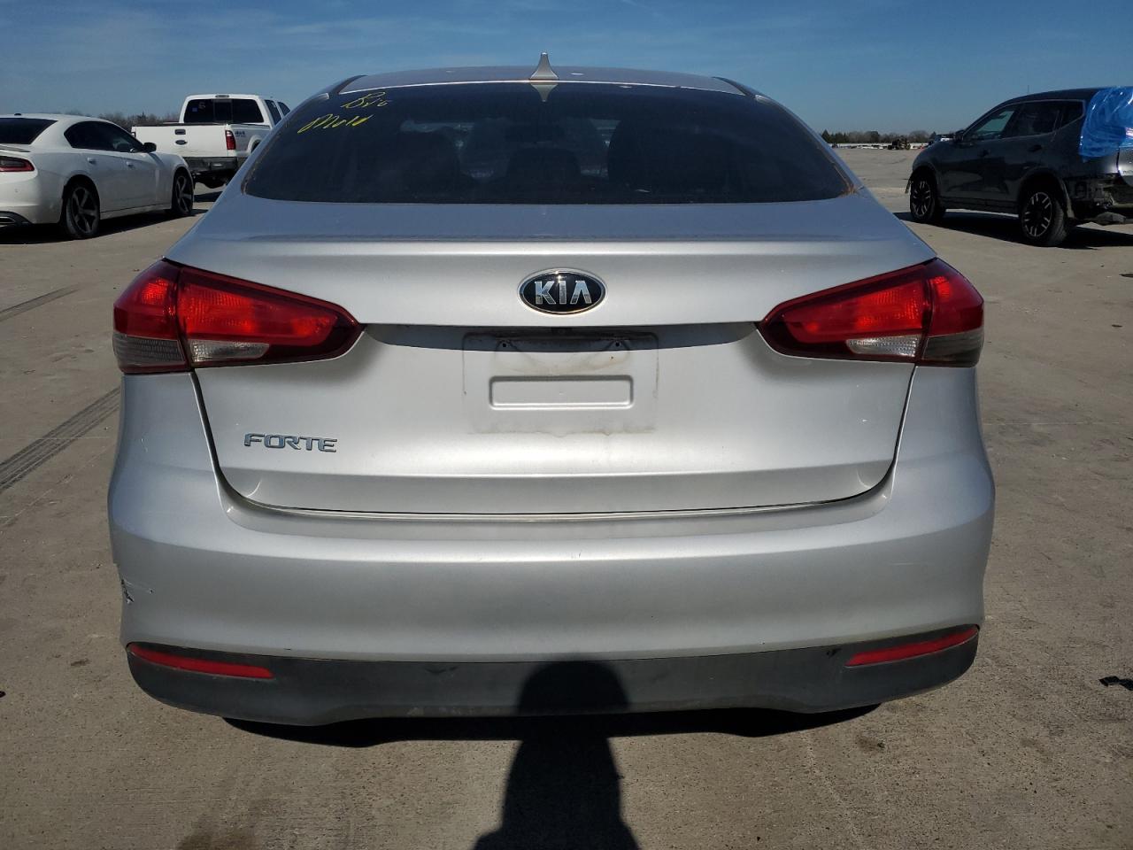 3kpfk4a77he089219 3KPFK4A77HE089219 2017 Kia Forte Lx