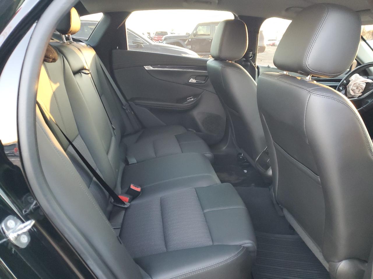 2G1105S36J9140255 2018 Chevrolet Impala Lt