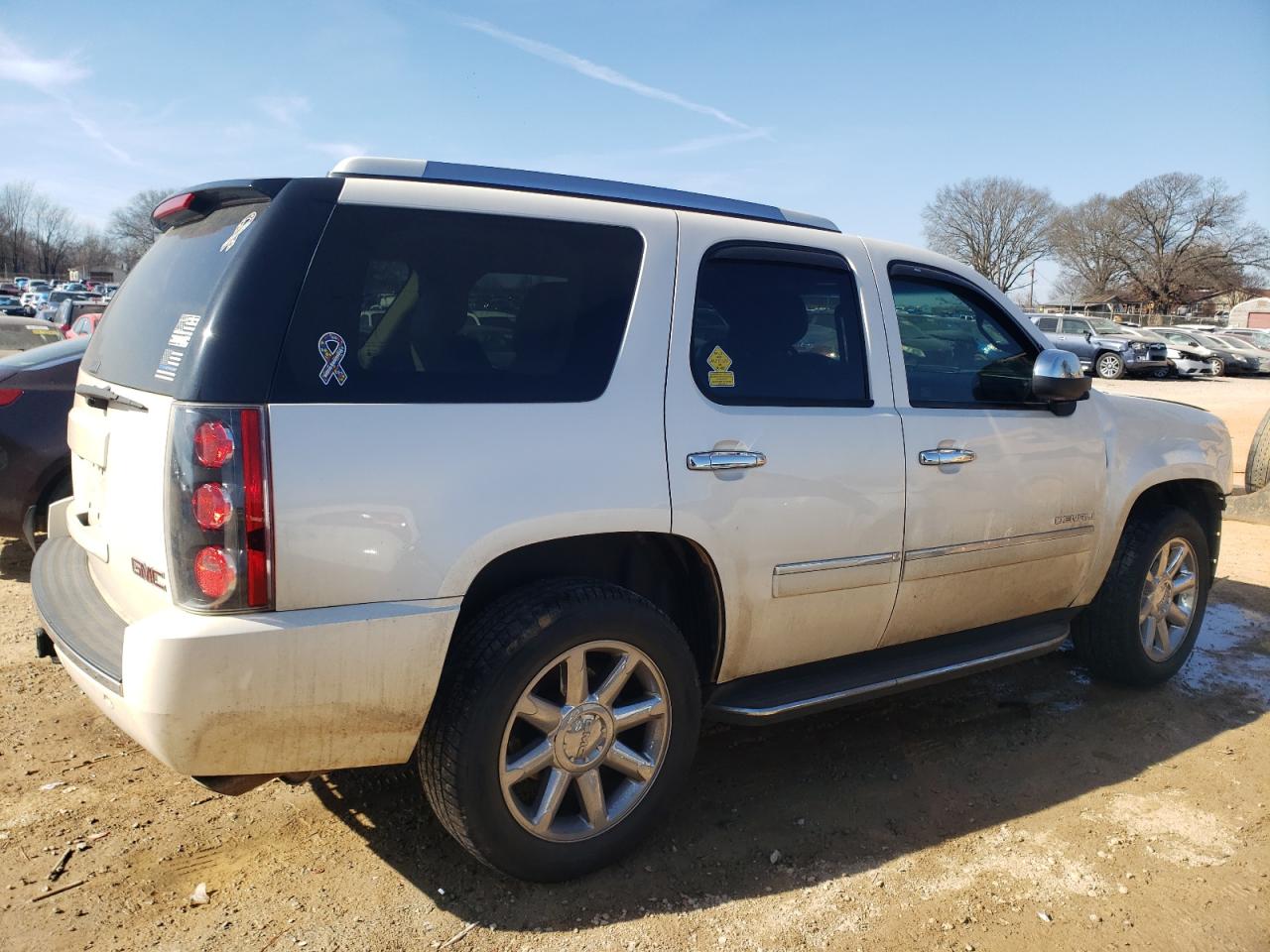 1GKS2EEF0CR245835 2012 GMC Yukon Denali