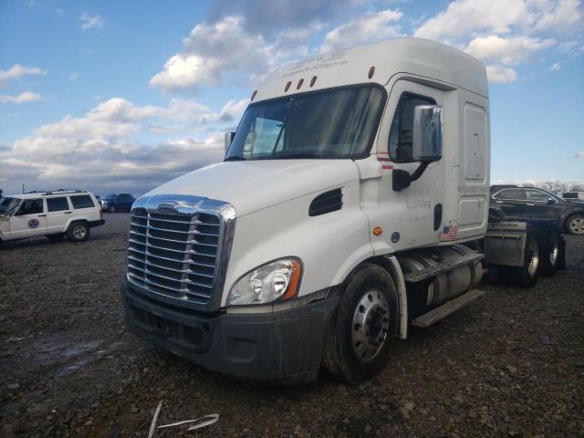 Lot #2341673558 2016 FREIGHTLINER CASCADIA 1 salvage car