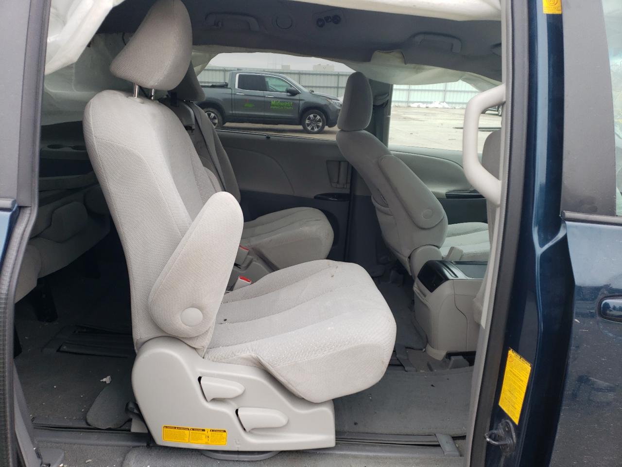 5TDKK3DC4BS009213 2011 Toyota Sienna Le