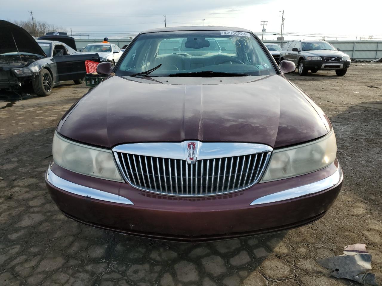 1LNHM97V81Y667426 2001 Lincoln Continental