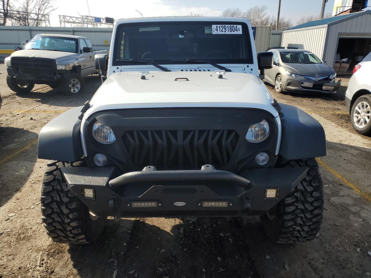 1C4BJWDG9JL884018 2018 Jeep Wrangler Unlimited Sport