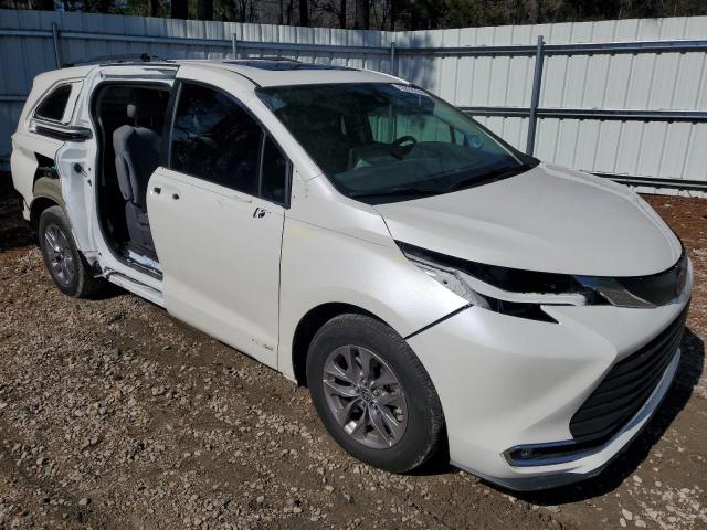 2021 TOYOTA SIENNA XLE 5TDJRKEC6MS012262