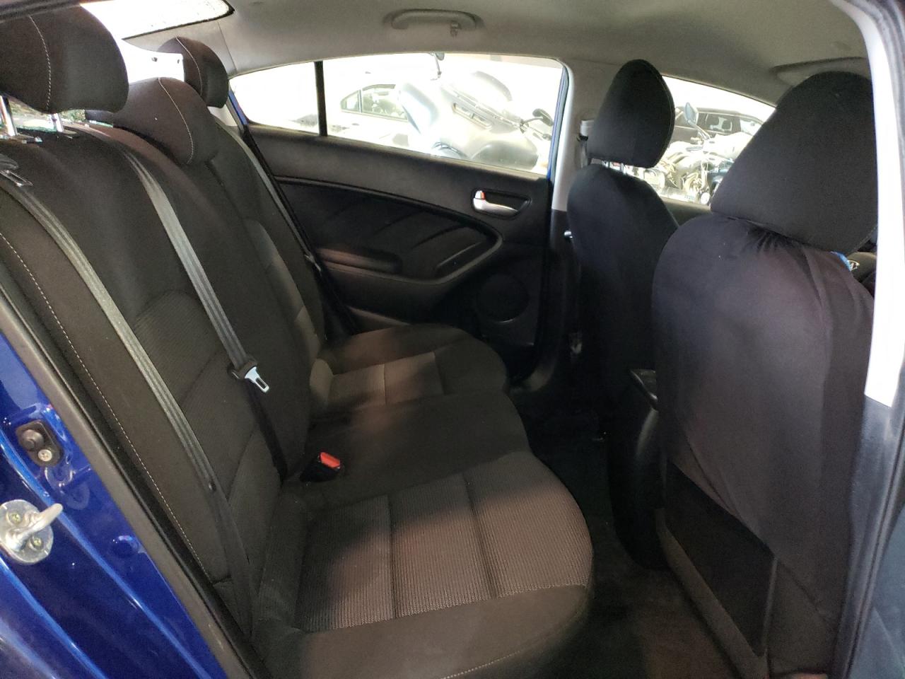 3KPFK4A77HE060917 2017 Kia Forte Lx