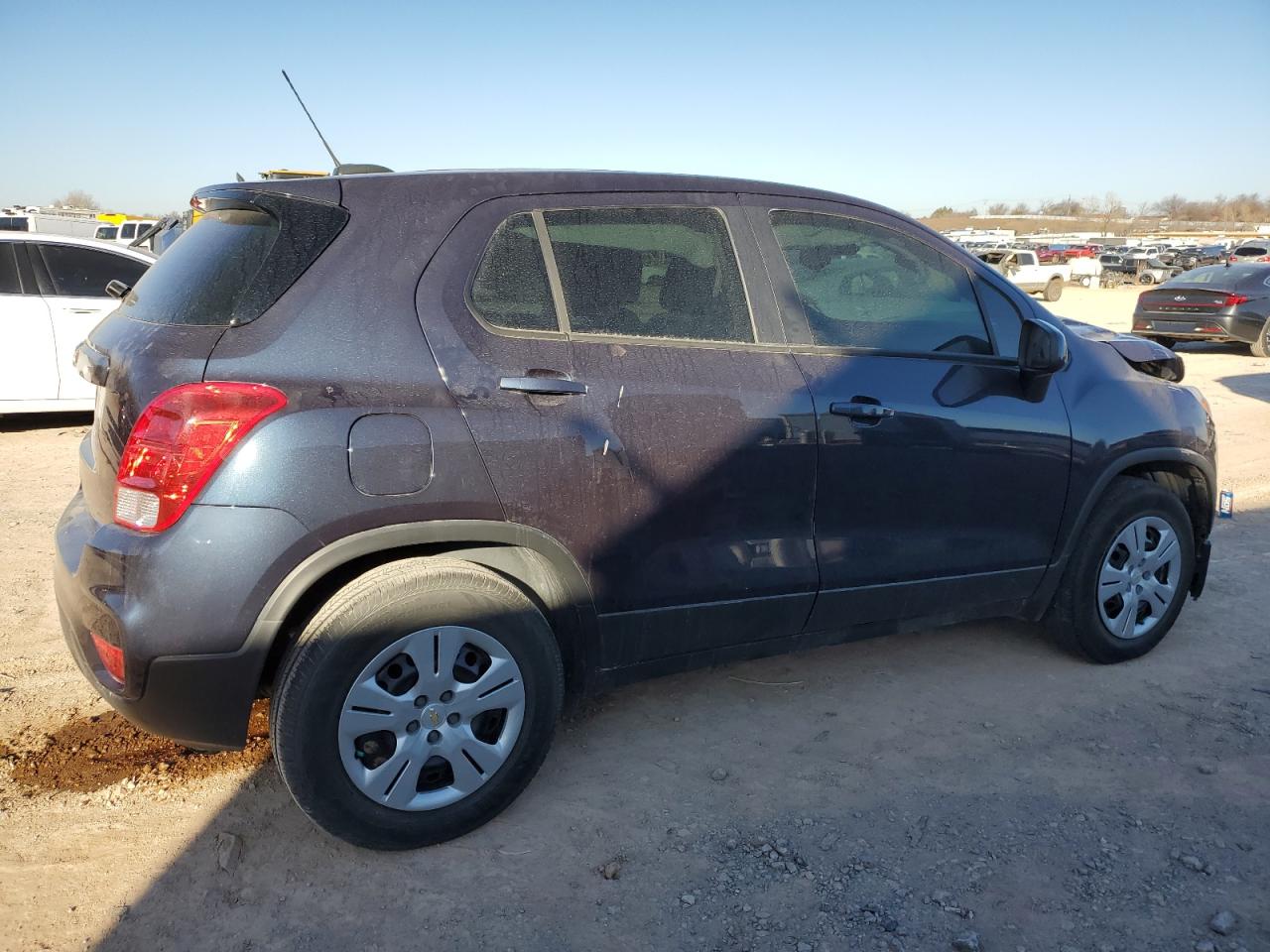 VIN: 3GNCJKSB8JL418676 2018 CHEVROLET TRAX