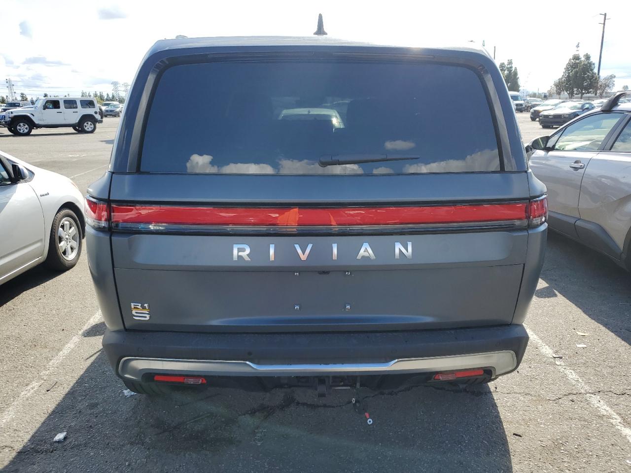7PDSGABA6PN010375 RIVIAN R1S ADVENT 2023. Фото: 5