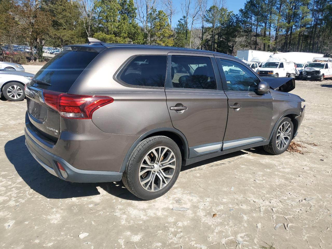 JA4AD3A39HZ050870 2017 Mitsubishi Outlander Se