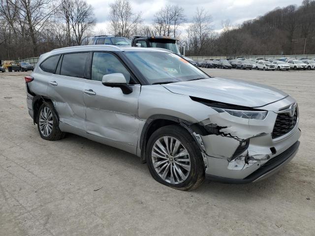 VIN 5TDEBRCH6PS131530 2023 Toyota Highlander, Hybri... no.4