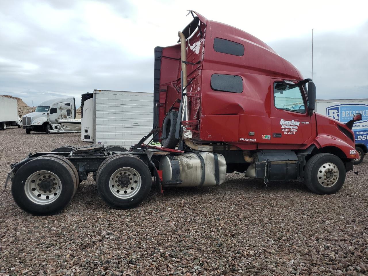 Lot #2886120105 2019 VOLVO VN VNL