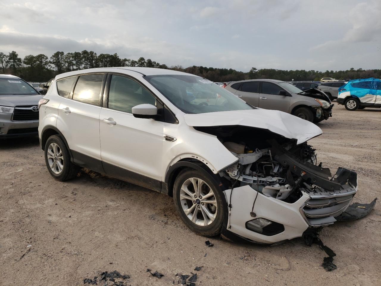 1FMCU0G9XHUB02427 FORD ESCAPE 2017