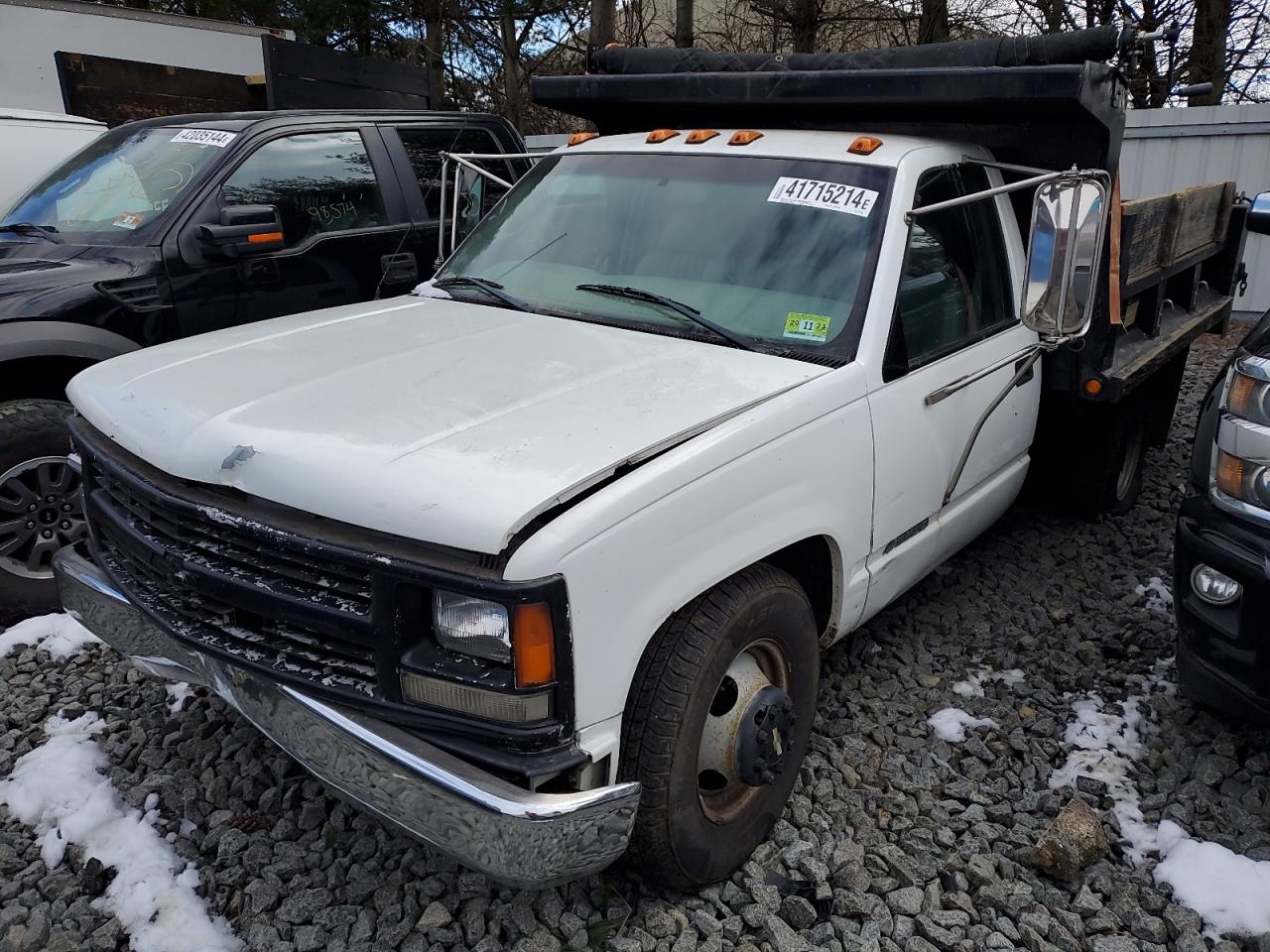 1GBJC34R9YF517056 2000 Chevrolet Gmt-400 C3500