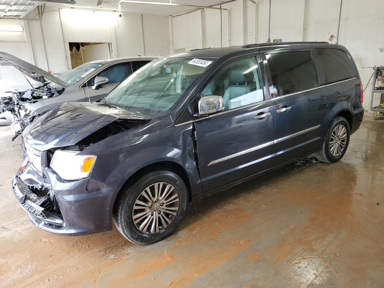 CHRYSLER TOWN & COUNTRY TOURING L