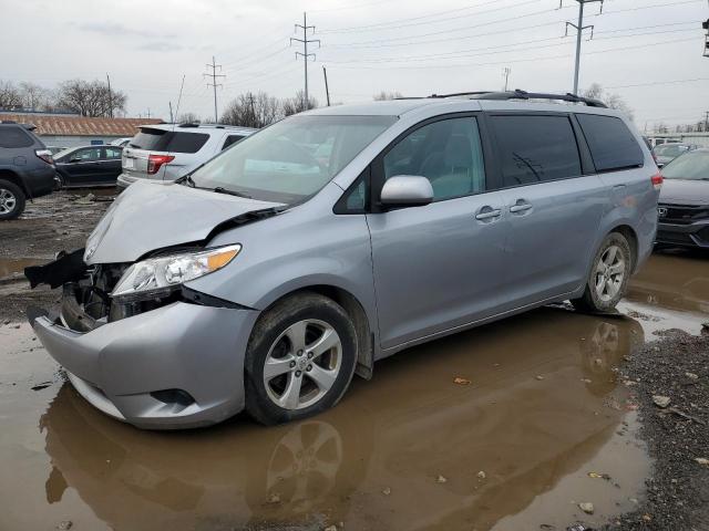 Lot #2507754705 2013 TOYOTA SIENNA LE salvage car