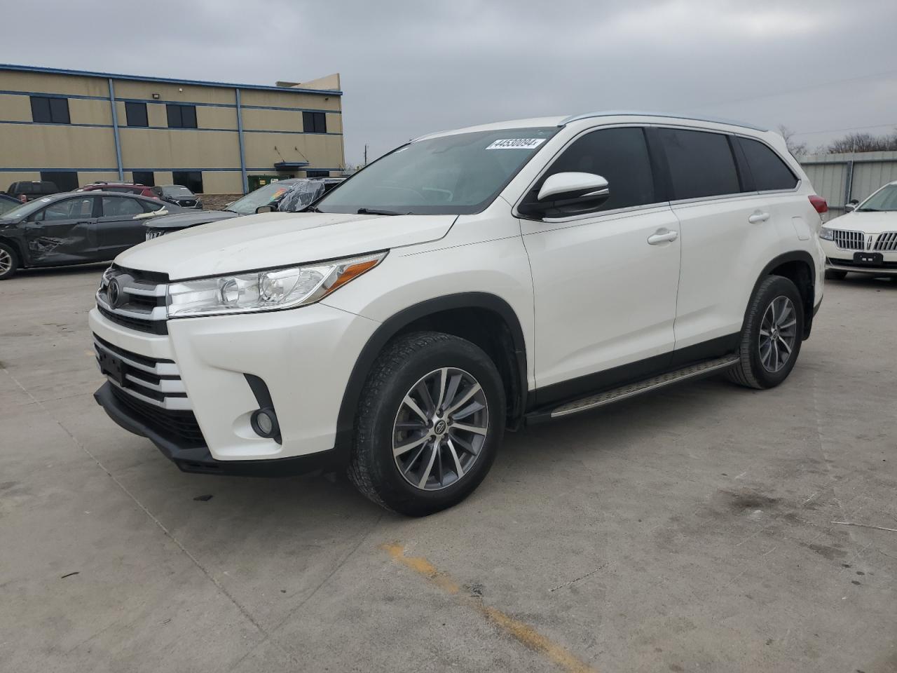 5TDKZRFH1KS571531 2019 Toyota Highlander Se