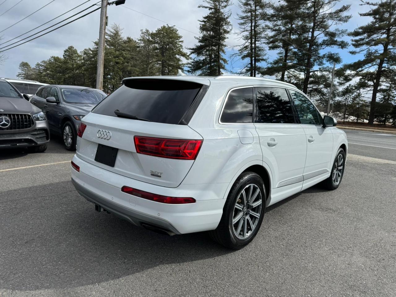 wa1vaaf72hd002683 WA1VAAF72HD002683 2017 Audi Q7 Prestige