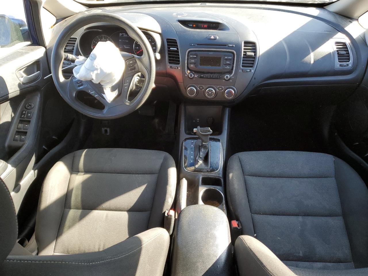 3KPFK4A72HE025122 2017 Kia Forte Lx