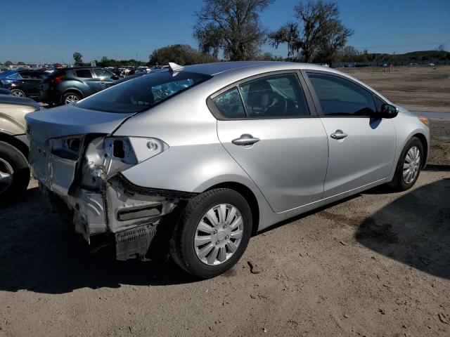 2015 Kia Forte - Image 3