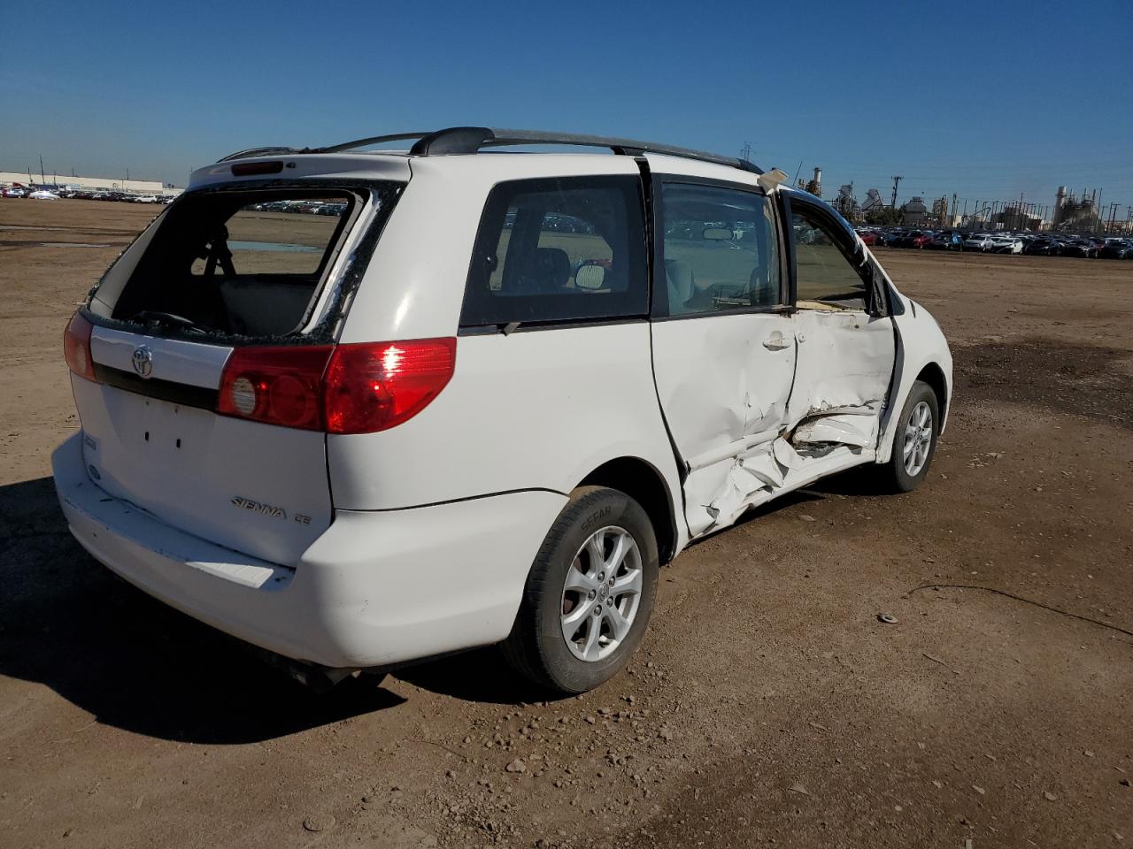 Lot #2895153834 2006 TOYOTA SIENNA CE