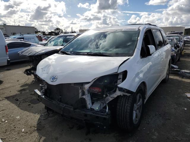 Lot #2537607967 2017 TOYOTA SIENNA LE salvage car