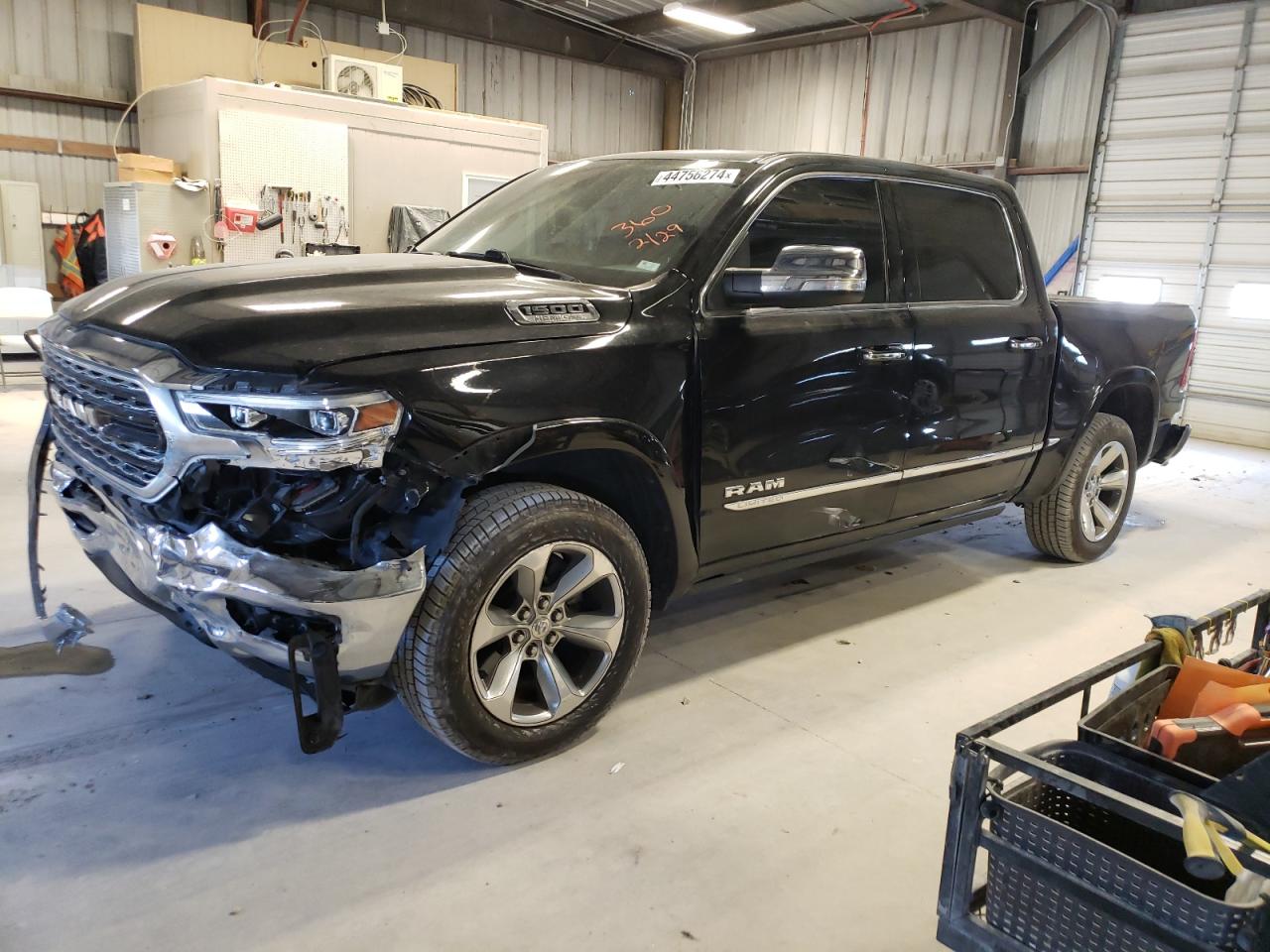 2020 Ram 1500 Limited vin: 1C6SRFHT5LN369046