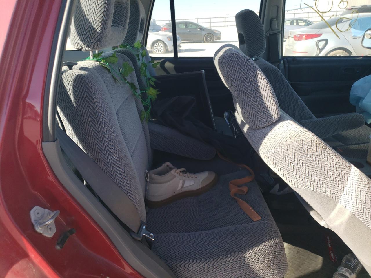 JHLRD1846VC008864 1997 Honda Cr-V Lx