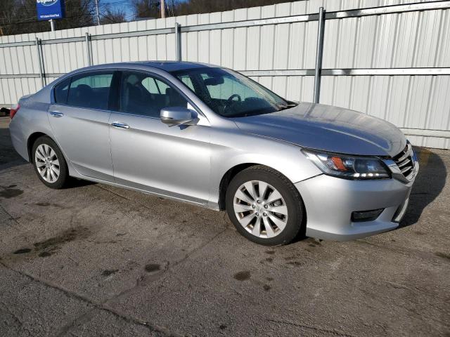 VIN 1FT7W2BT8HEF31574 2015 HONDA ACCORD no.4