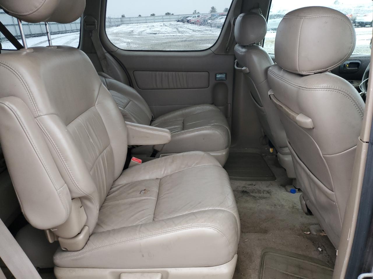 4t3zf13c7wu060184 4T3ZF13C7WU060184 1998 Toyota Sienna Le