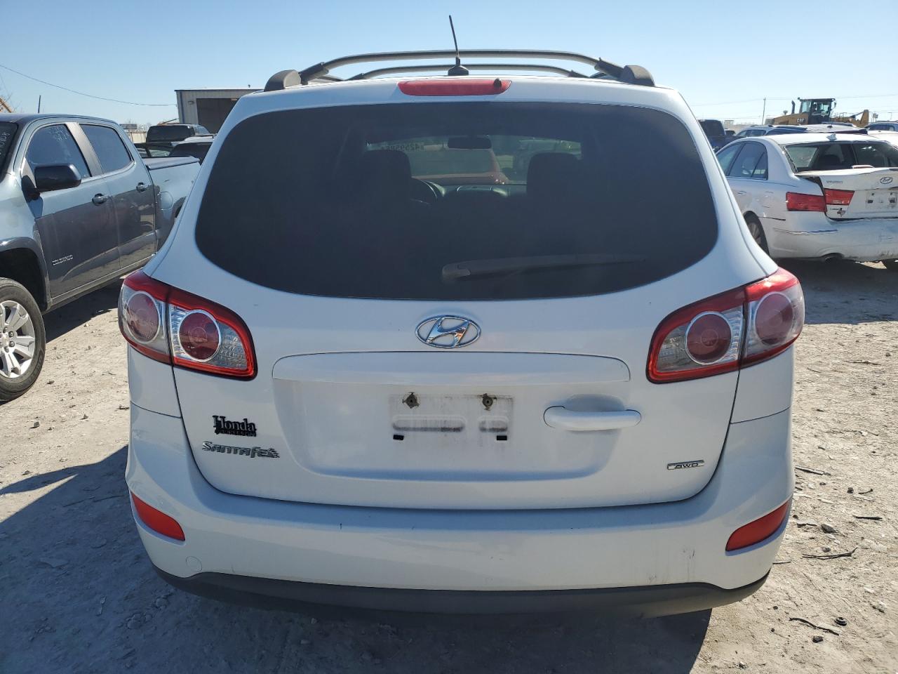 2012 Hyundai Santa Fe Gls vin: 5XYZGDAB5CG142014