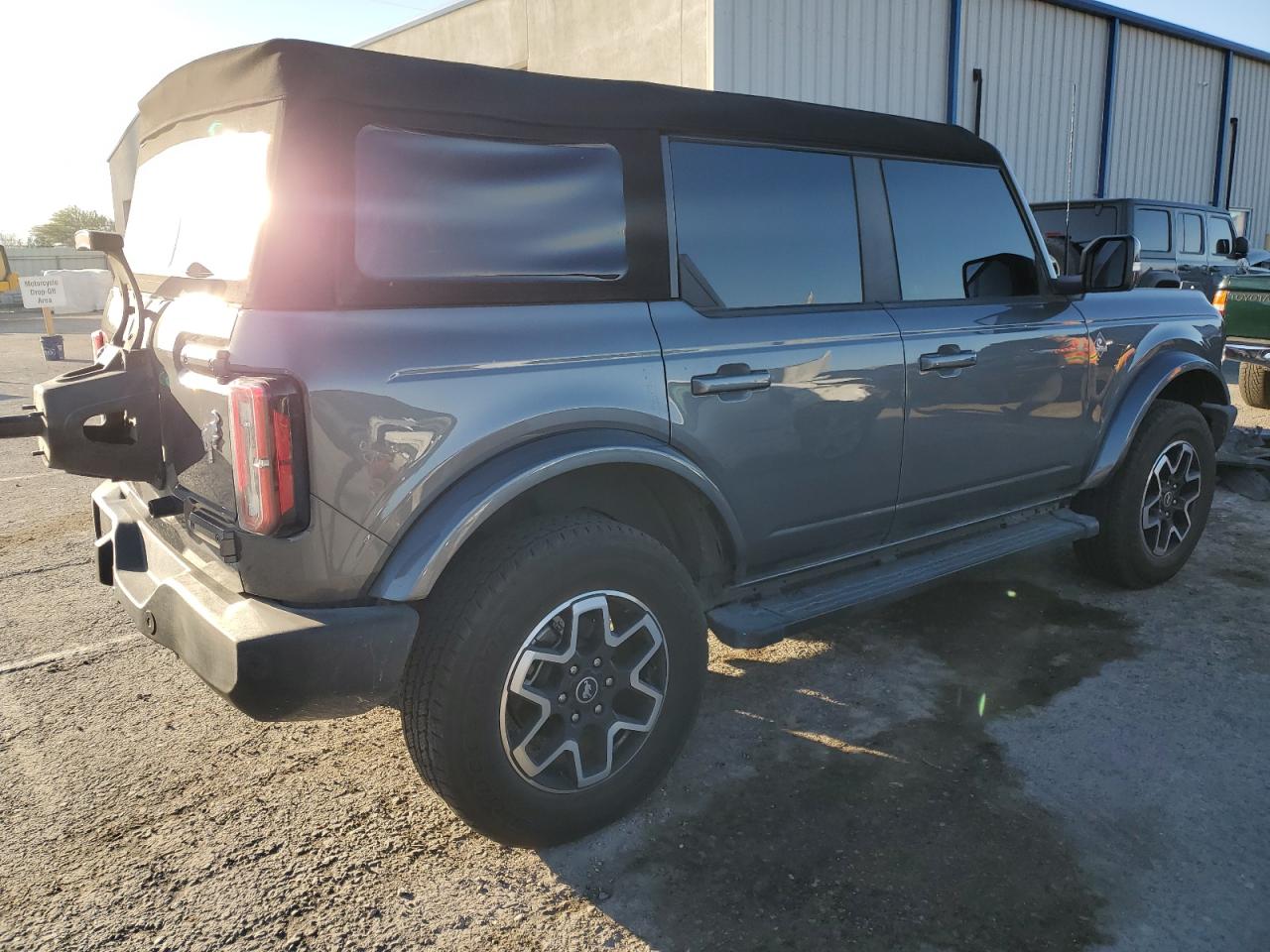 2023 Ford Bronco Base vin: 1FMEE5DP6PLB05058