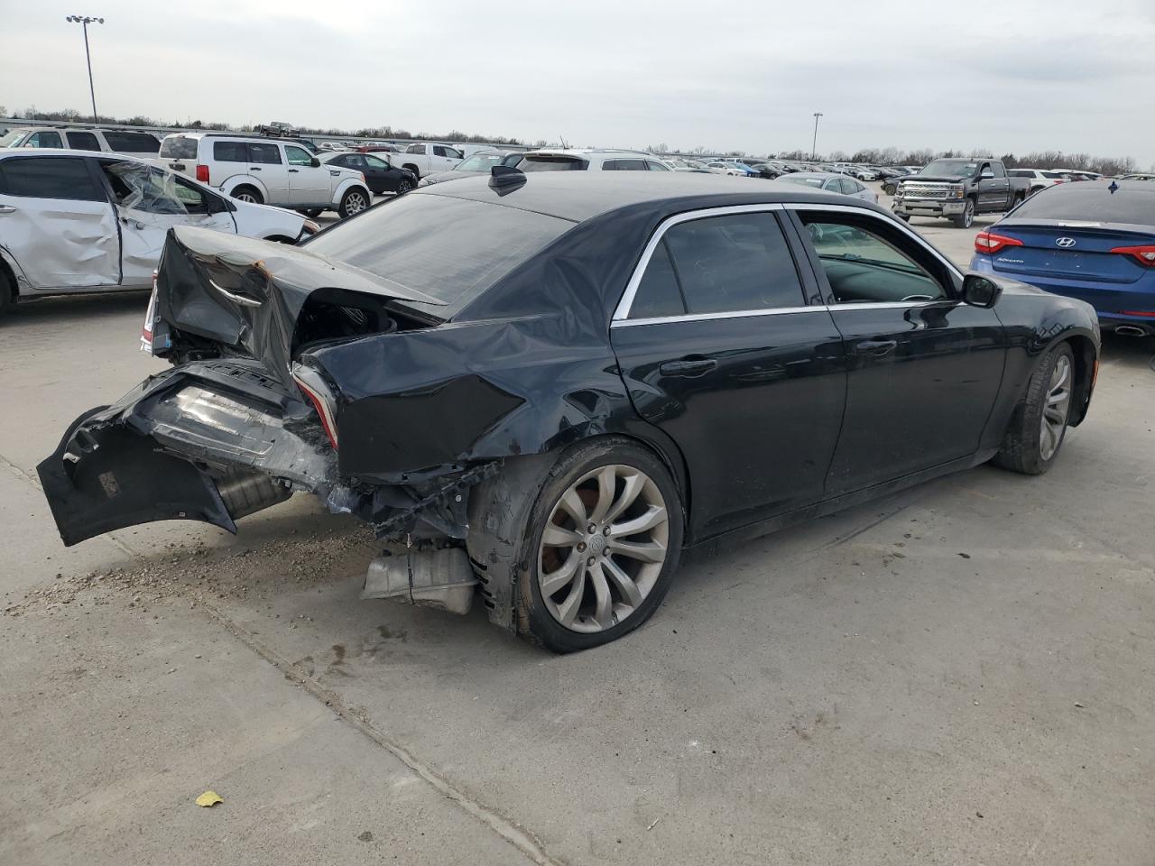 2C3CCAAG4HH593623 2017 Chrysler 300 Limited