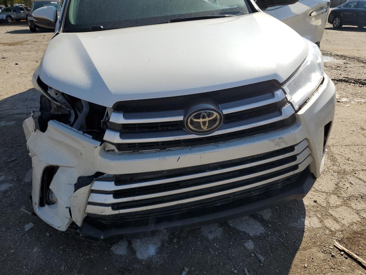 Lot #2645424876 2017 TOYOTA HIGHLANDER