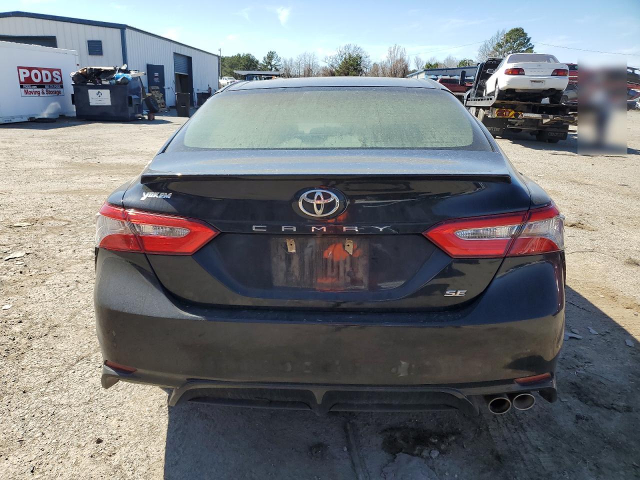 4T1B11HK5JU572057 2018 Toyota Camry L