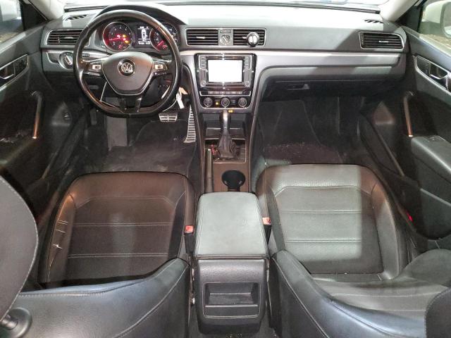 2017 VOLKSWAGEN PASSAT R-L 1VWDT7A32HC060752