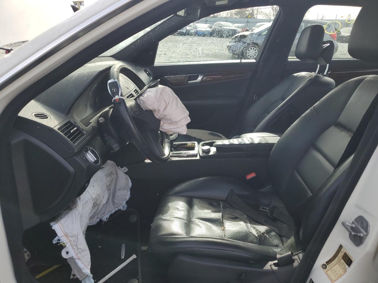 WDDGF5EB8BR158093 2011 Mercedes-Benz C 300