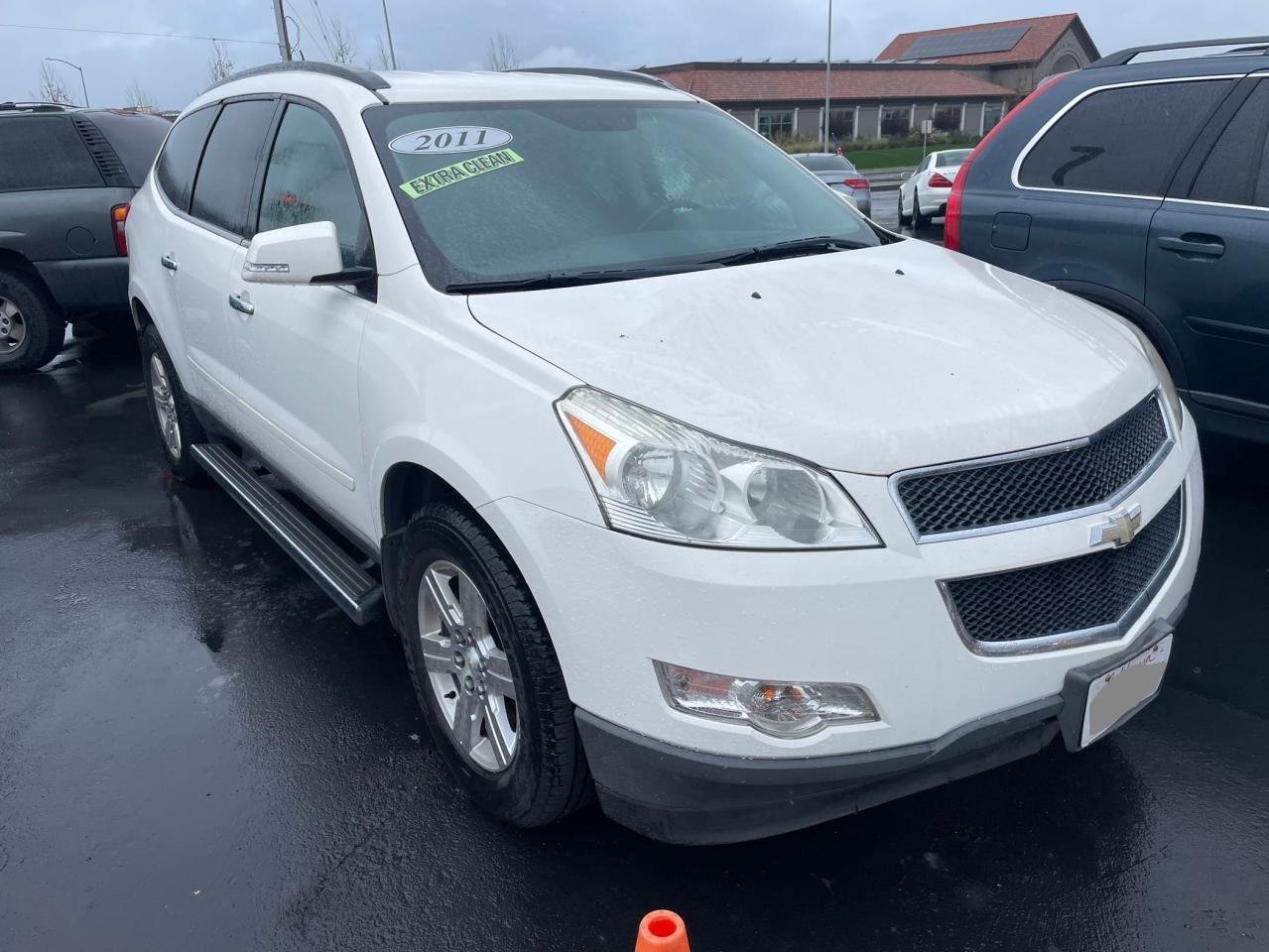 1GNKVGED8BJ285260 2011 Chevrolet Traverse Lt