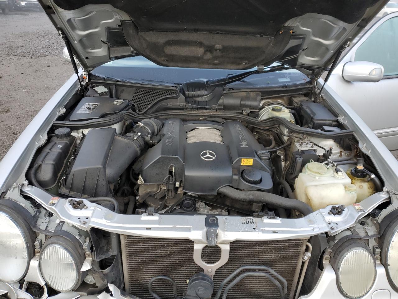 WDBJH82J6YX037119 2000 Mercedes-Benz E 320 4Matic