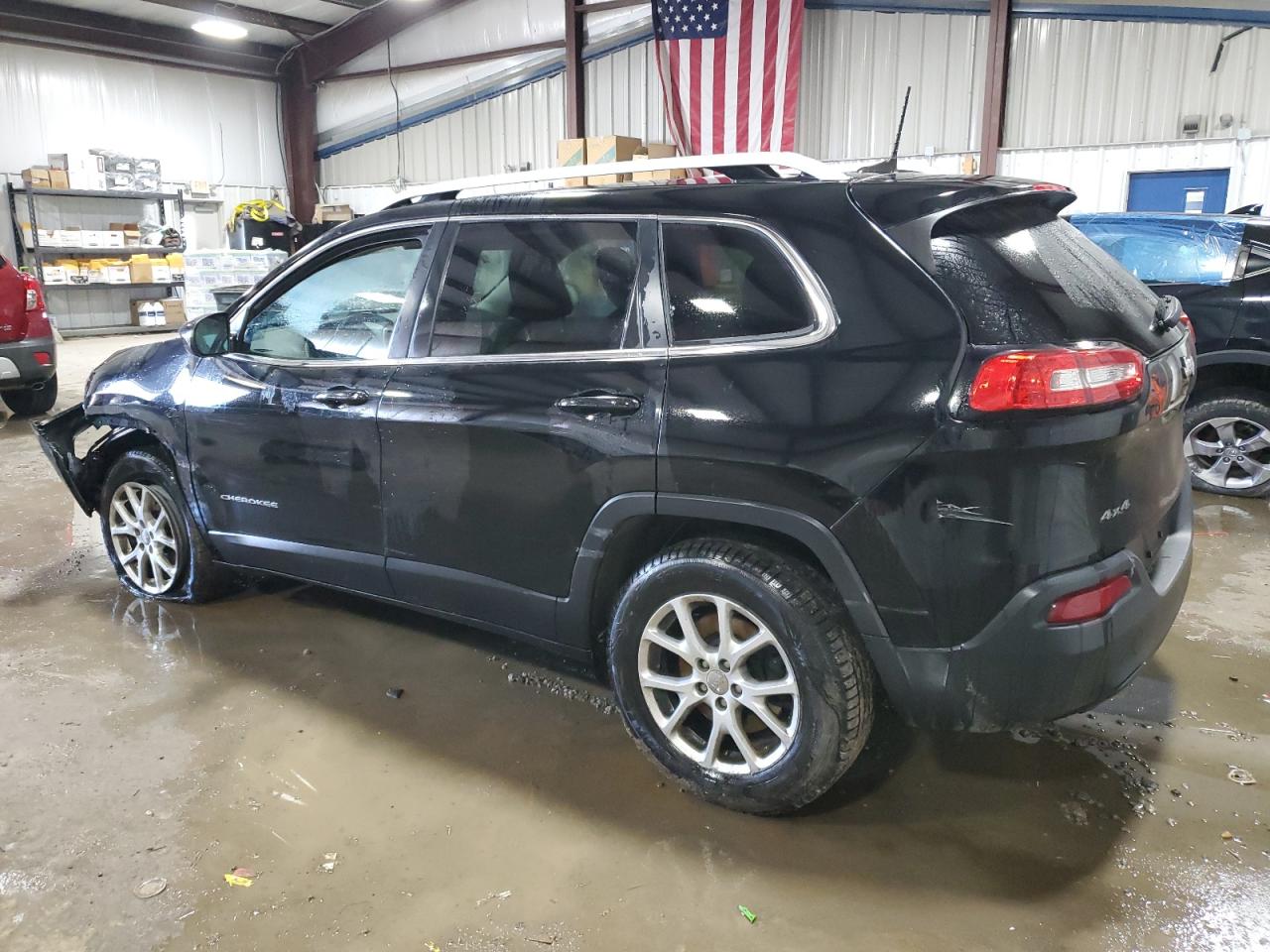 2018 Jeep Cherokee Latitude vin: 1C4PJMCB6JD541385