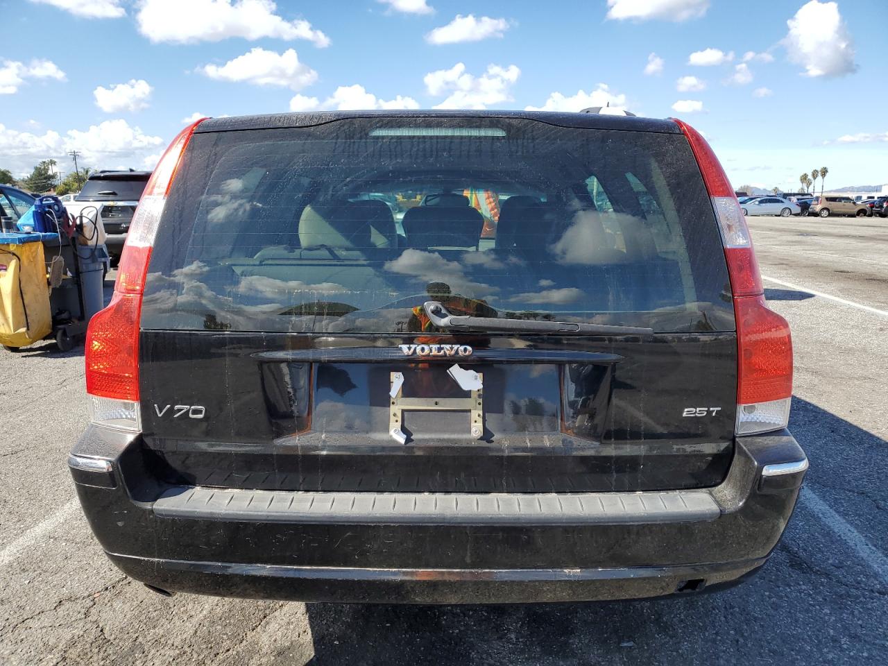 YV1SW592152505768 2005 Volvo V70 Fwd
