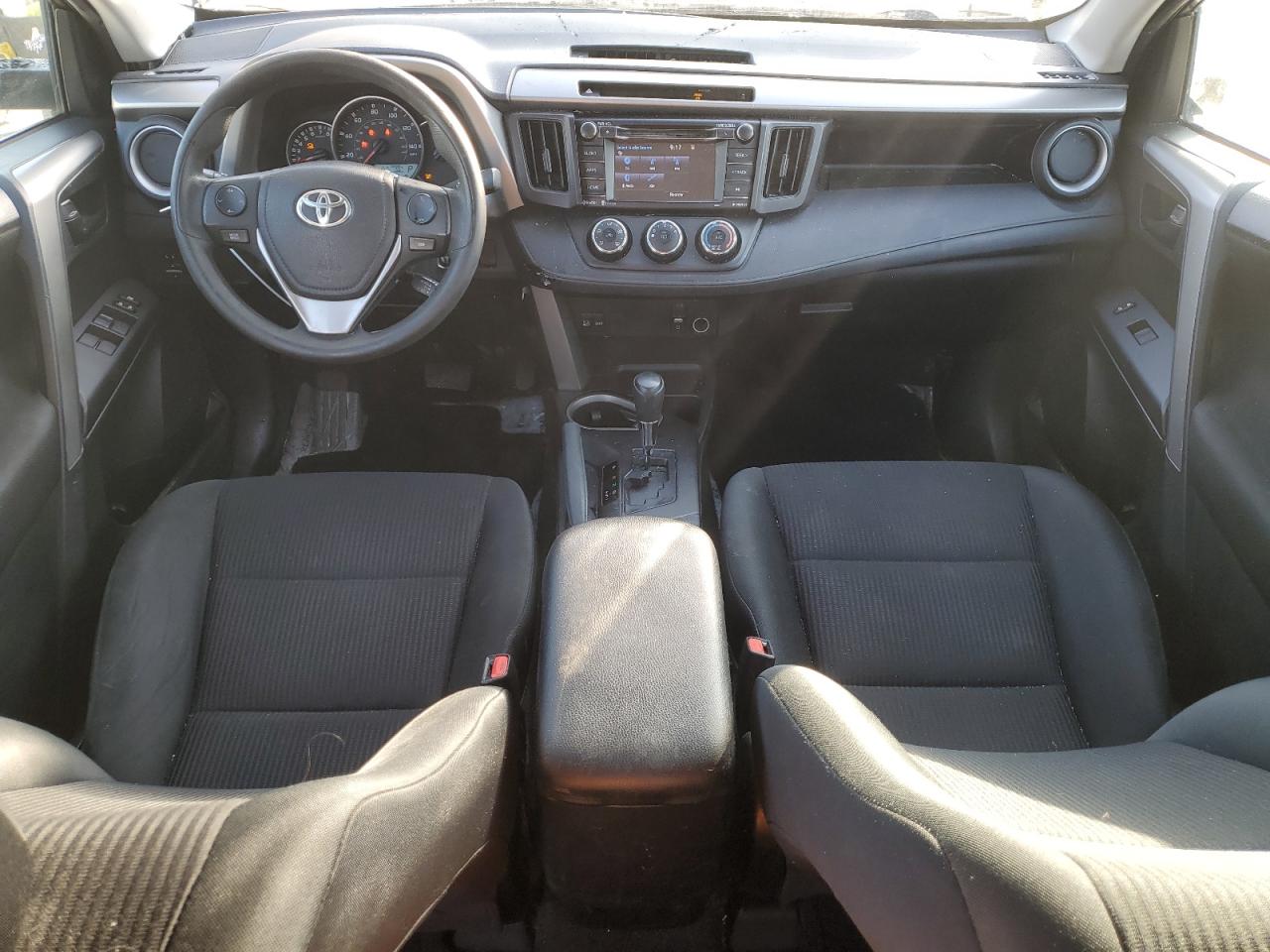 2T3ZFREV6GW280589 2016 Toyota Rav4 Le