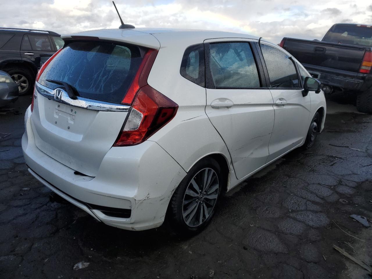 2019 Honda Fit Ex vin: 3HGGK5H88KM738484