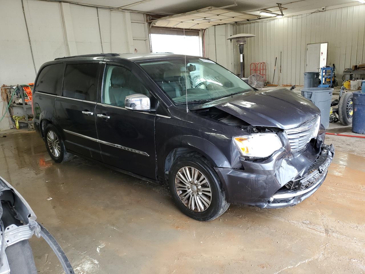 CHRYSLER TOWN & COUNTRY TOURING L