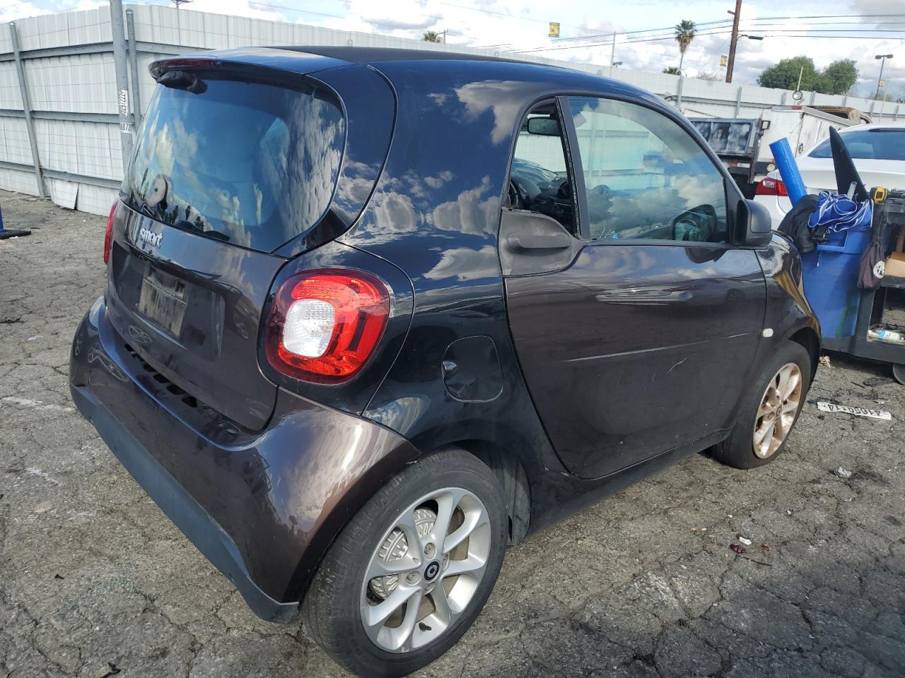 WMEFJ9BA5JK283486 2018 Smart Fortwo