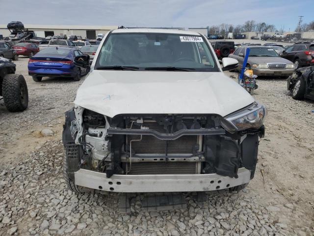2018 TOYOTA 4RUNNER SR JTEBU5JR5J5553721